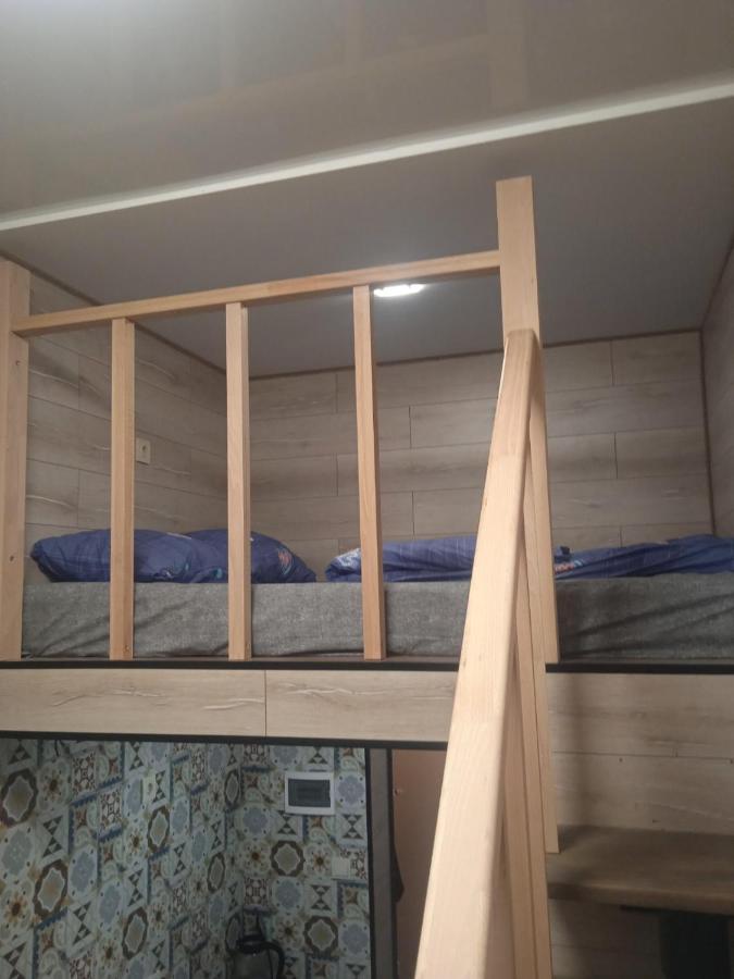 Hostel Voyage Kiev Bagian luar foto